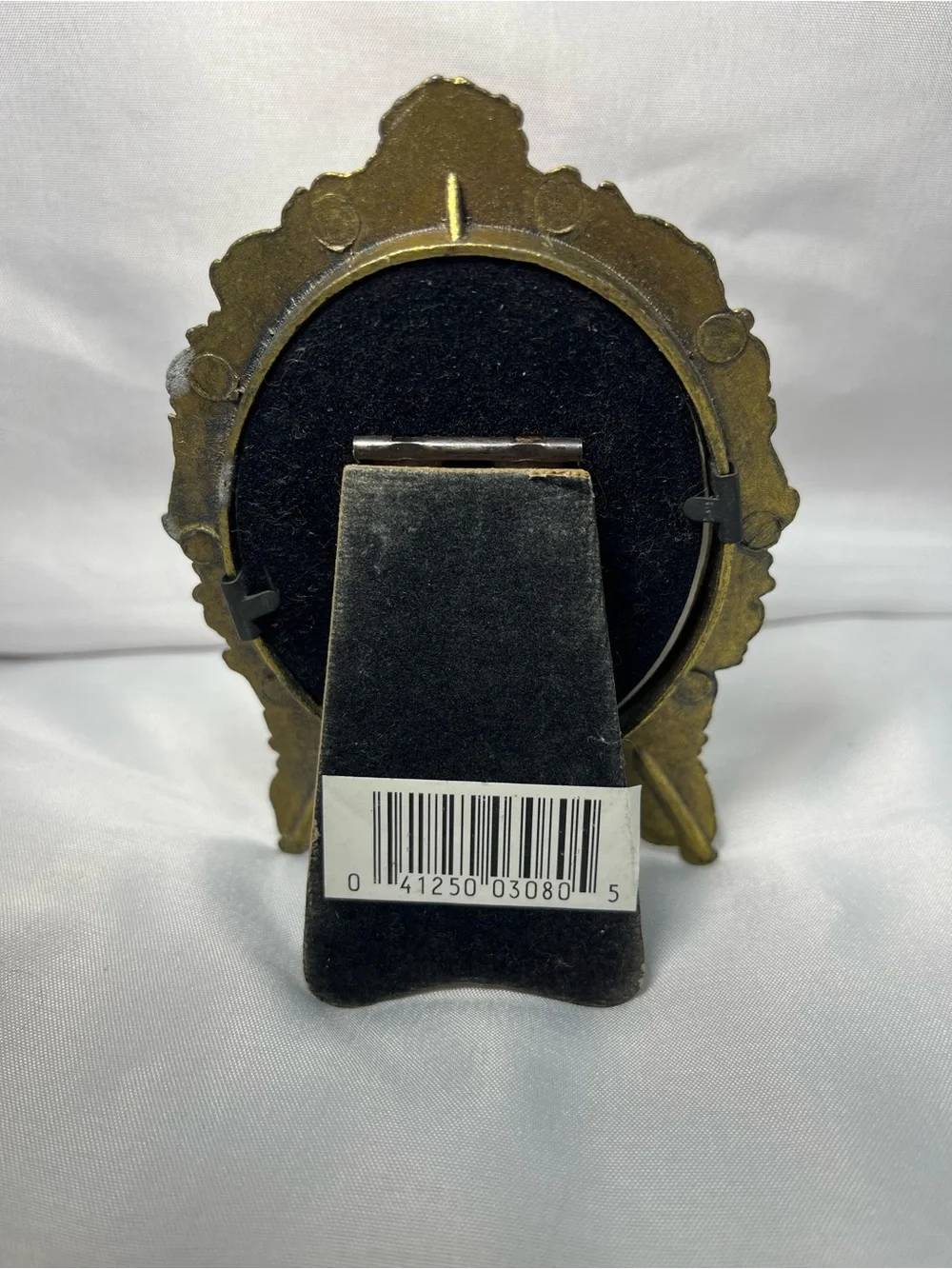 Vintage Victorian Brass Tone Oval Ornate Floral Picture Frame 2.75” x 3.5” New